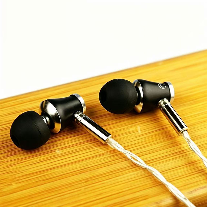 Wired Earphone Mic - سماعات أذن داخلية عالية الدقة مع