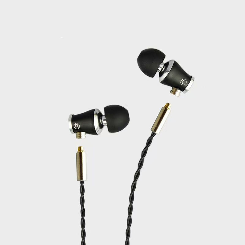 سماعات أذن داخلية عالية الدقة  - مراجعة Wired Earphone Mic وسعره